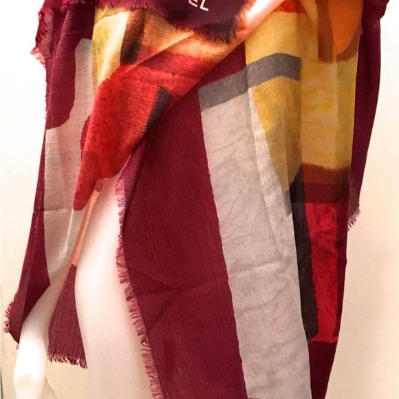 New Chanel Cashmere Shawl - Picture 10 of 10